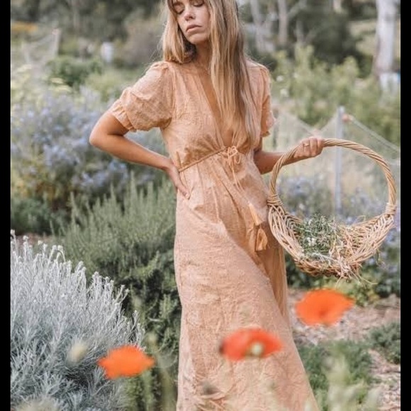 Hazel & Folk Dress - Picture 2 of 11